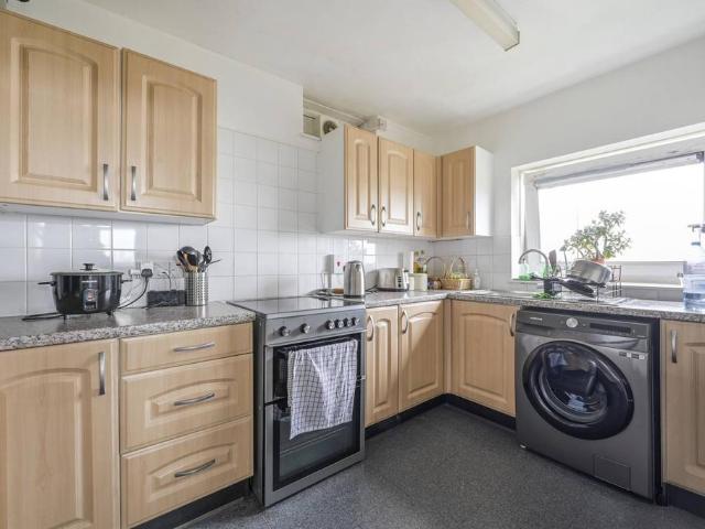 Flat for sale in North Woolwich, Greater London