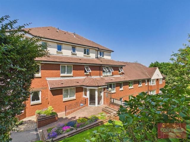 Flat for sale in South Cliff, Kepwick