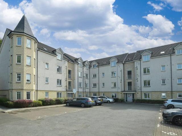 Flat for sale in Ladywell, Dedridge