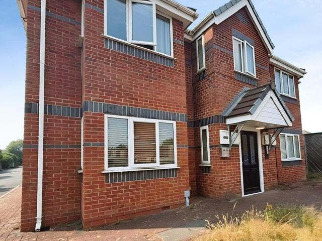 Flat for sale in Olive Mount, Calderstones