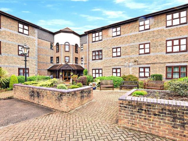 Flat for sale in London Borough of Bexley, Greater London