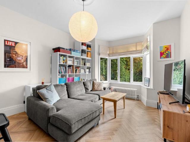 Flat for sale in London Borough of Croydon, Greater London