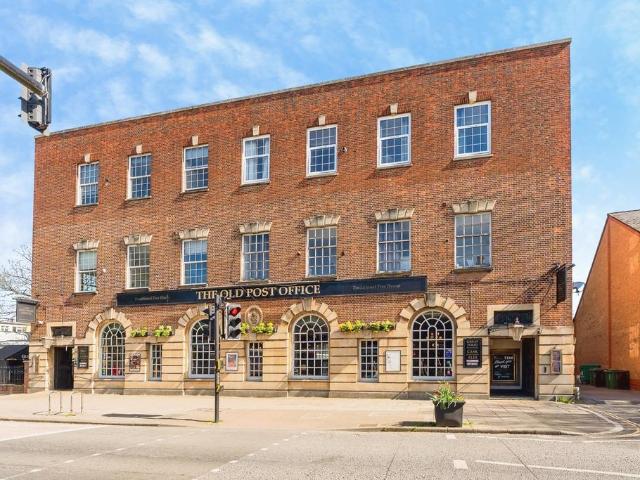 Flat for sale in Feckenham, City Of Bristol