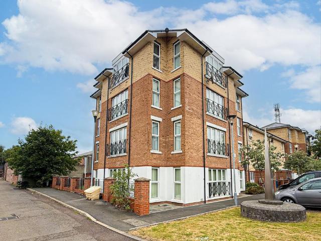 Flat for sale in Calderstones