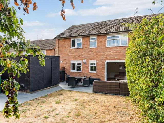 Flat for sale in Kings Hill, Colliers End