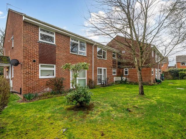 Flat for sale in Horsham, West Sussex
