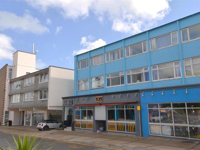 Flat for sale in Saundersfoot, Wales