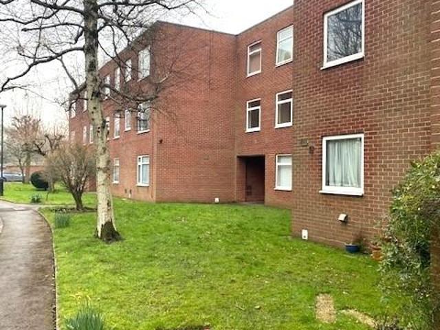 Flat for sale in Olton, West Midlands