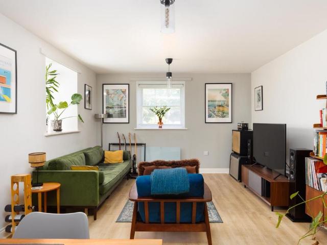 Flat for sale in Feckenham, City Of Bristol
