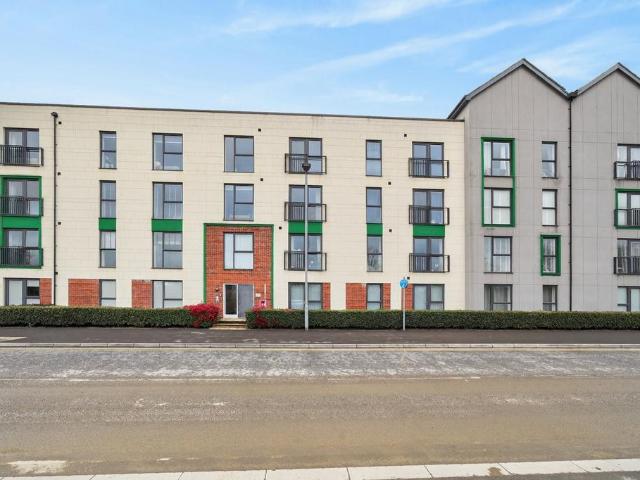 Flat for sale in Chippenham, Wiltshire