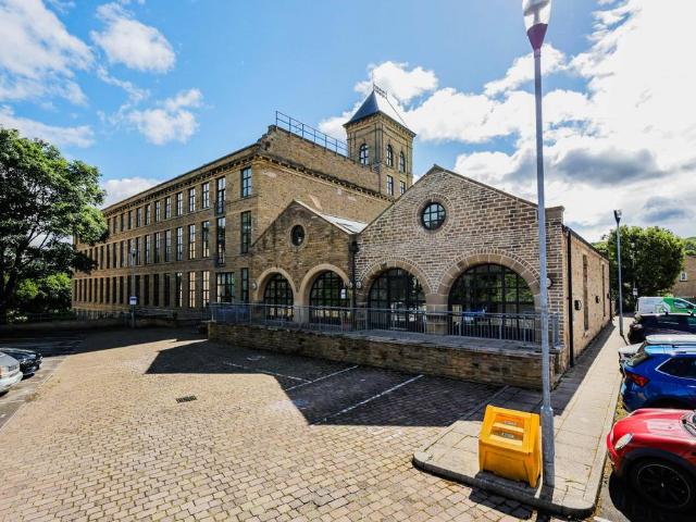 Flat for sale in Apperley Bridge, West Yorkshire