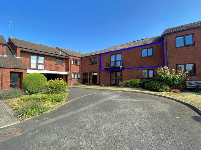 Flat for sale in Stourbridge, West Midlands