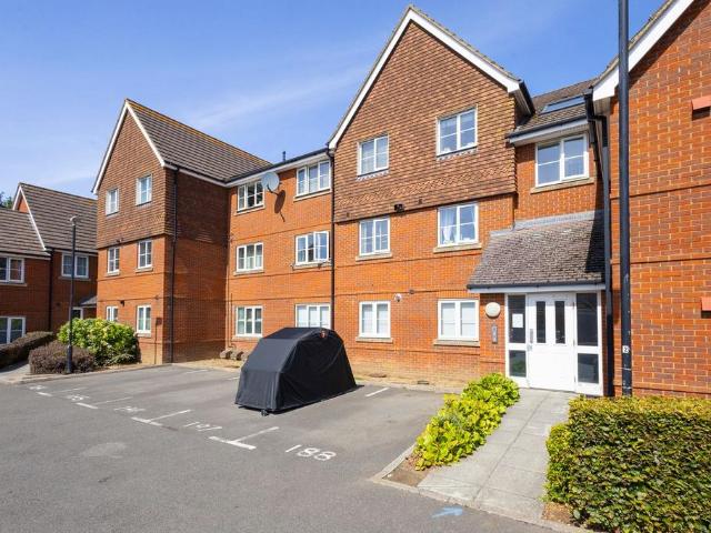 Flat for sale in Ash, Kent