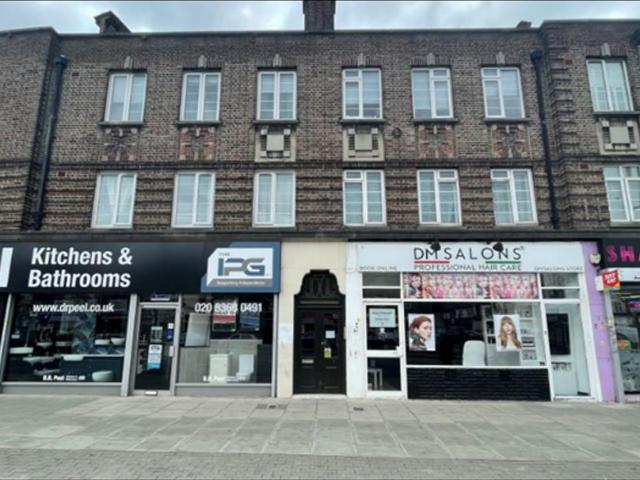 Flat for sale in Friern Barnet, Greater London