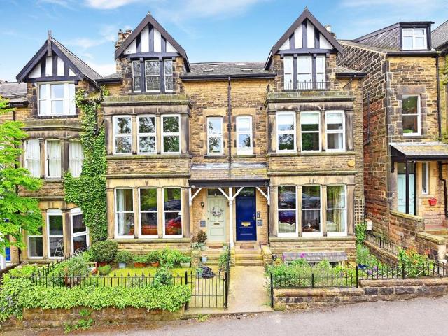 Flat for sale in Harlow, Harrogate