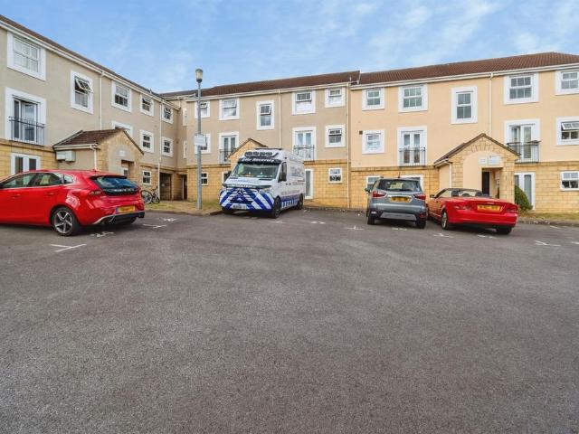 Flat for sale in Chippenham, Wiltshire
