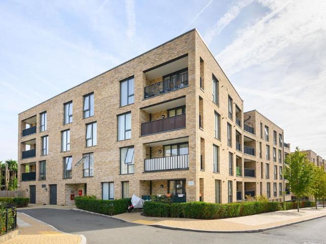 Flat for sale in Dollis Valley Estate, Greater London
