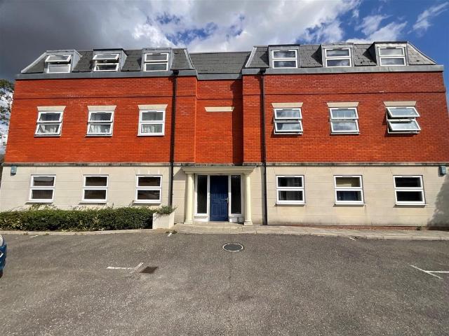 Flat for sale in Wickford