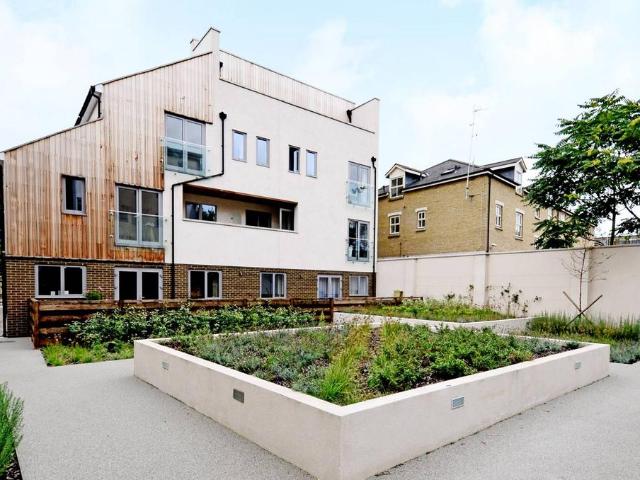 Flat for sale in Stepney, Greater London