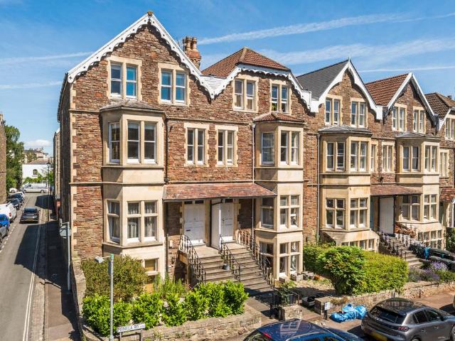 Flat for sale in Clifton Village, Feckenham