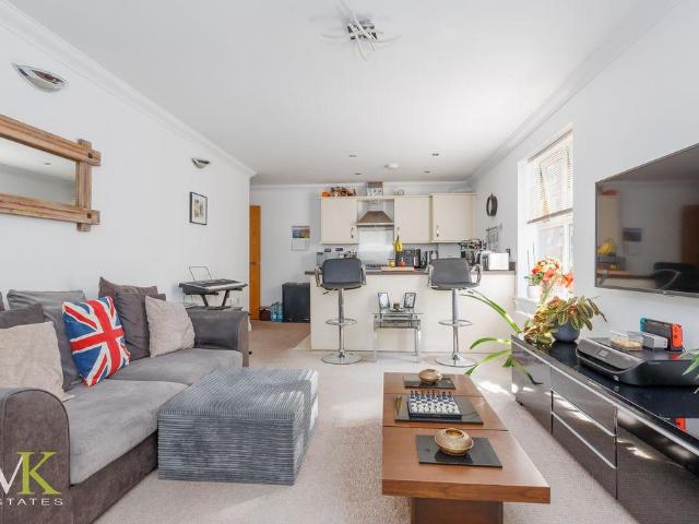 Flat for sale in Charminster, Bournemouth
