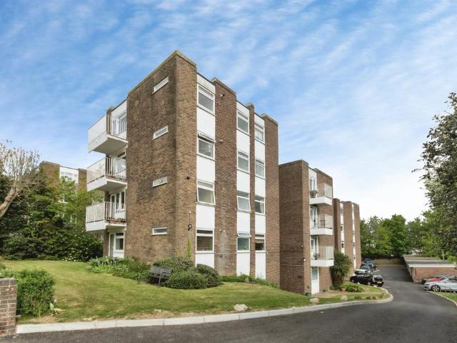 Flat for sale in Lewes, Iford