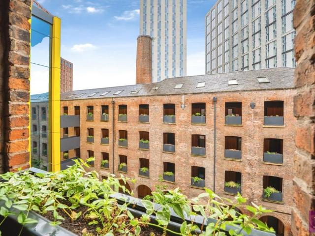 Flat for sale in City Centre, Georgia