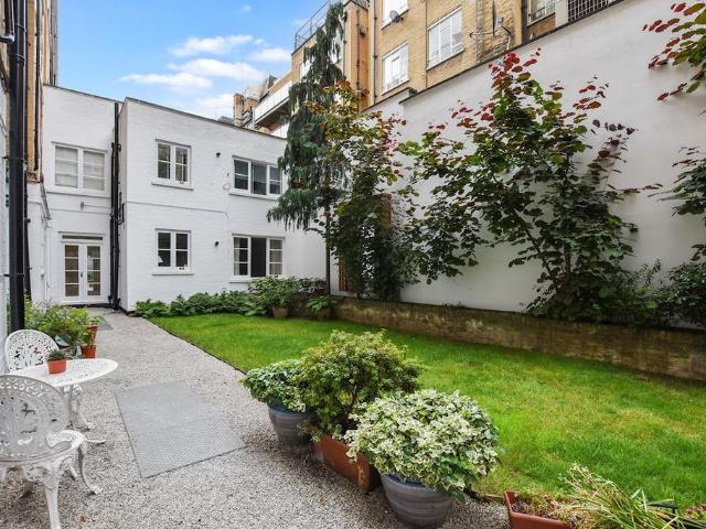 Flat for sale in Marylebone, Greater London