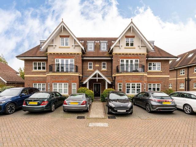 Flat for sale in Bray Wick, Maidenhead