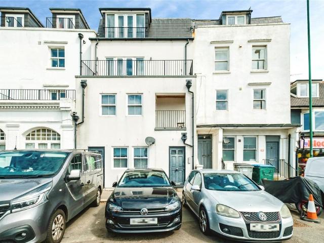 Flat for sale in Shoreham-by-Sea, Adur
