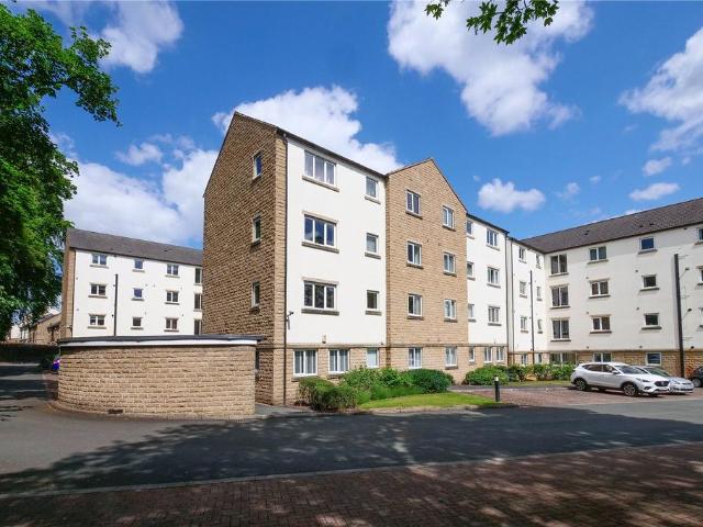 Flat for sale in Baildon, West Yorkshire