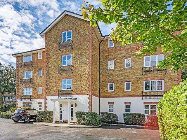 Flat for sale in Southfields, Greater London
