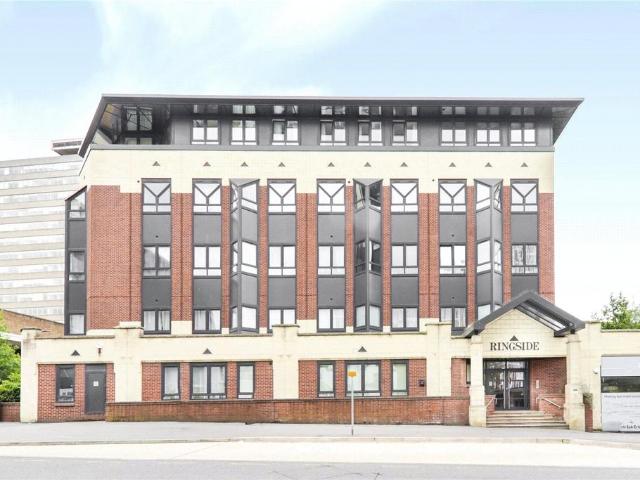 Flat for sale in Easthampstead, Bracknell