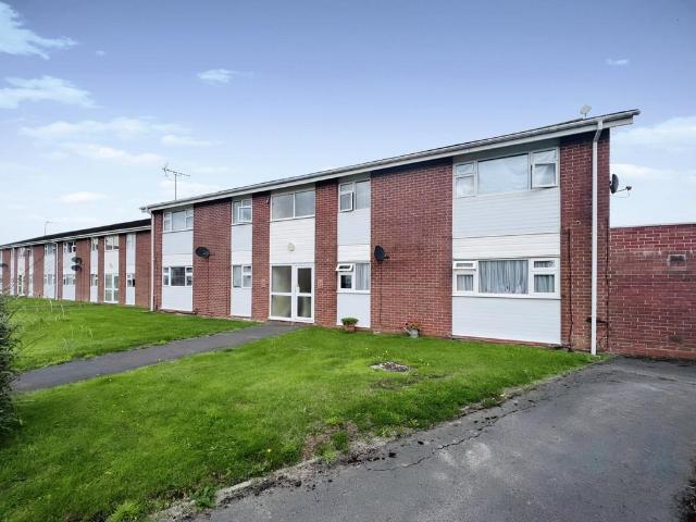 Flat for sale in Covingham, Swindon