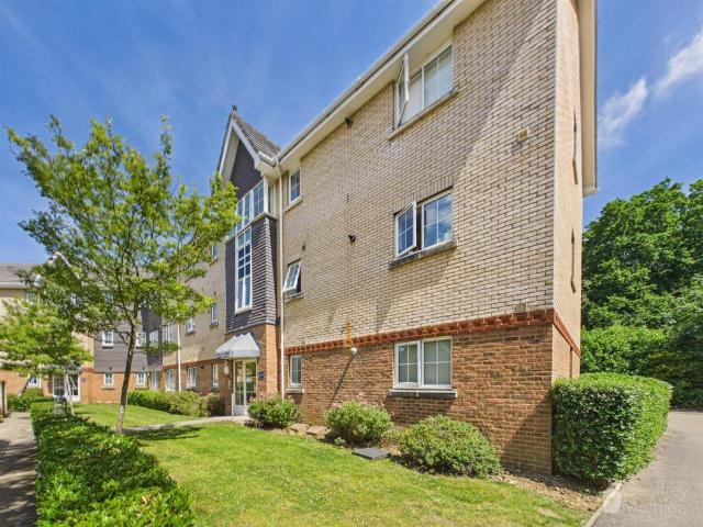 Flat for sale in Chells, Shephall