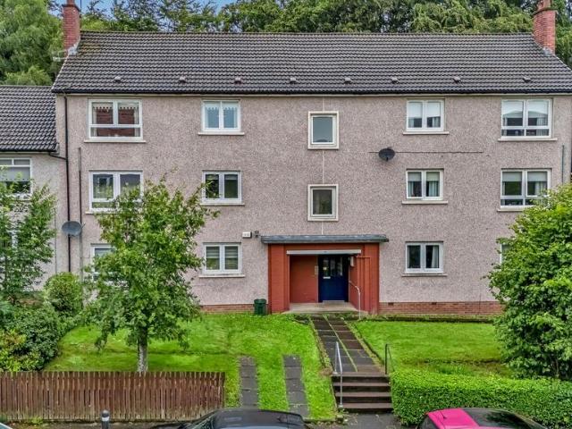 Flat for sale in Barrhead, Scotland