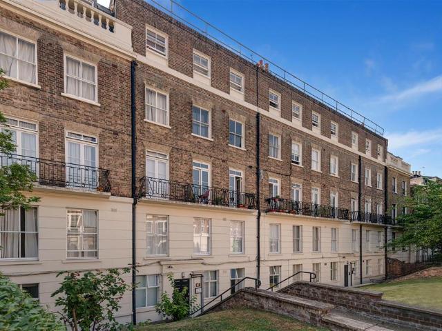 Flat for sale in Kentish Town, Greater London