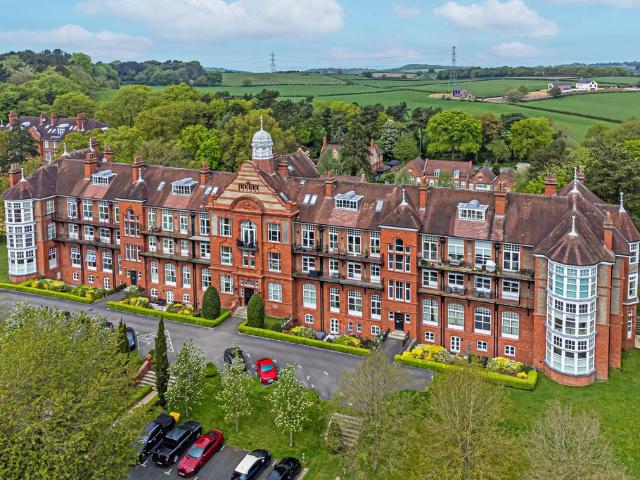 Flat for sale in Manley, Cheshire