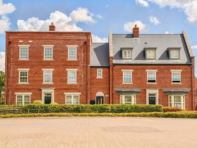 Flat for sale in Huntingdon, Cambridgeshire