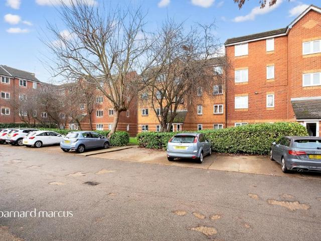 Flat for sale in Tottenham Hale, Greater London