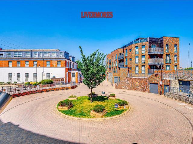 Flat for sale in Crayford, Greater London