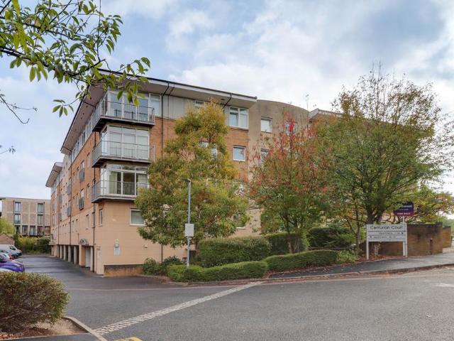 Flat for sale in St Albans
