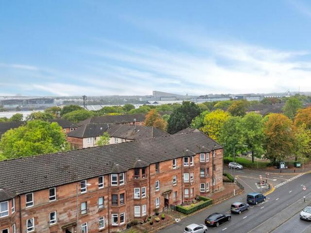 Flat for sale in Scotstounhill, Glasgow