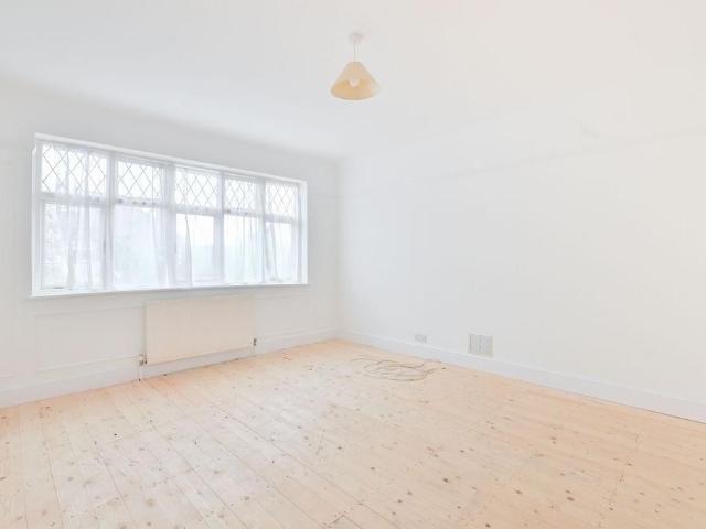Flat for sale in Greater London