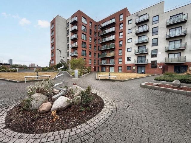 Flat for sale in Salford, Greater Manchester