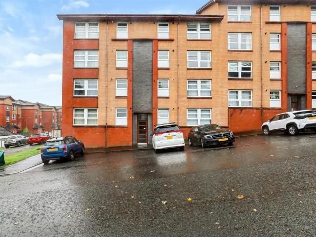 Flat for sale in Greenock, Scotland