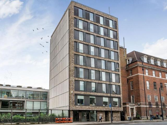 Flat for sale in West Hampstead, Greater London