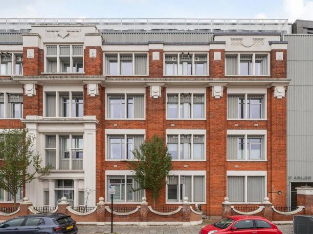 Flat for sale in London Borough of Lewisham, New Cross