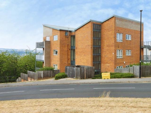 Flat for sale in Norfolk Park, South Yorkshire