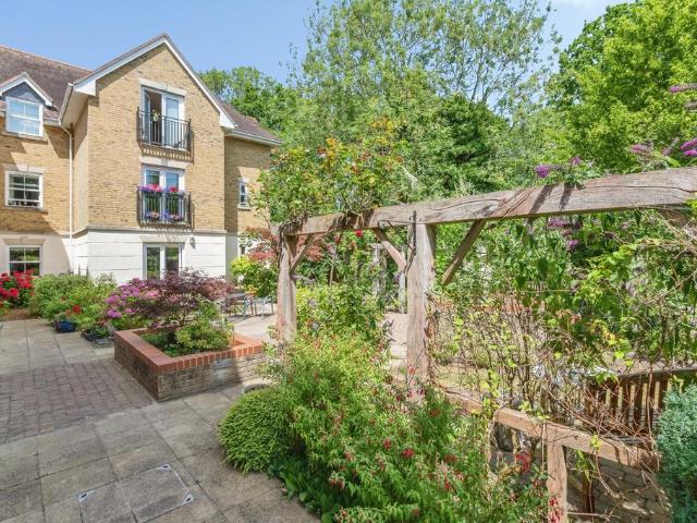 Flat for sale in Sunnymede, Billericay